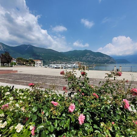 Light On Lake Iseo Clusane 외부 사진